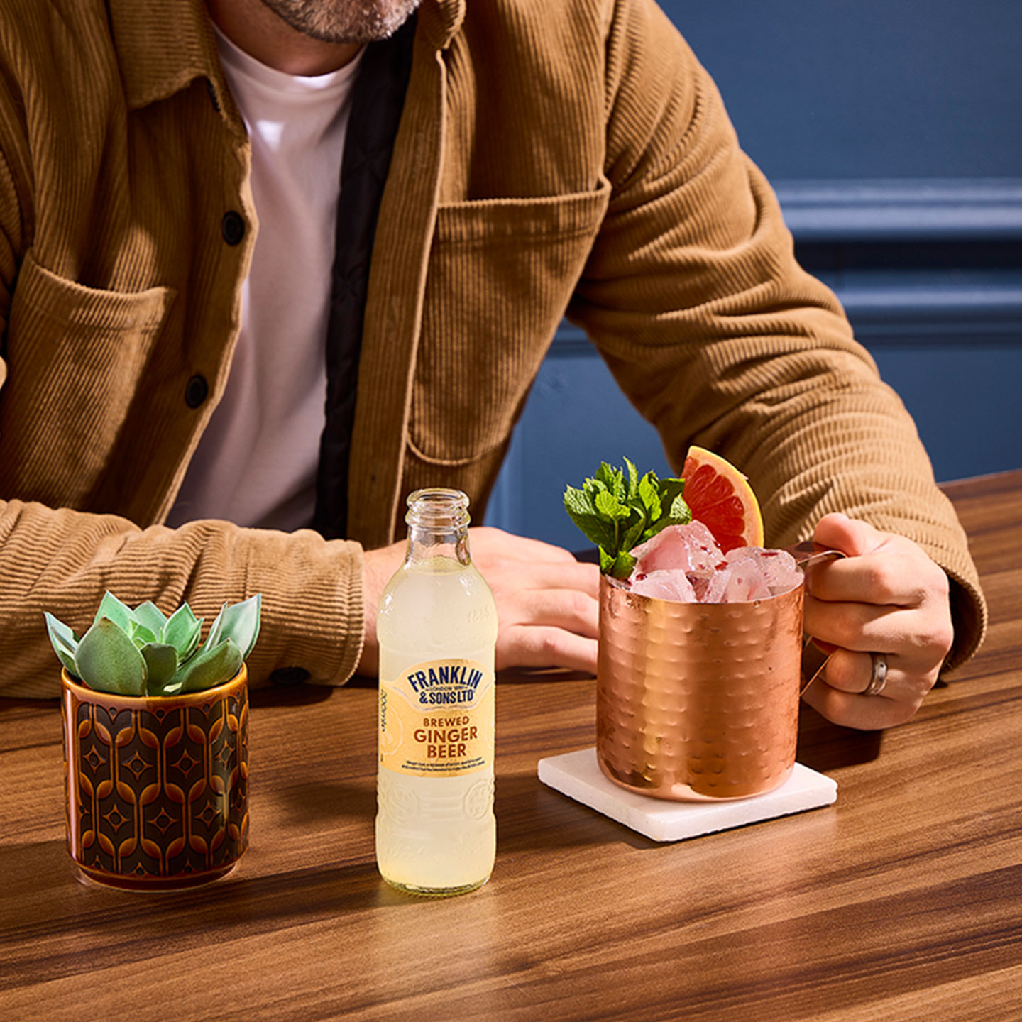 https://franklinandsons.com/wp-content/uploads/2021/09/FS_ginger_beer-lifestyle4.jpg